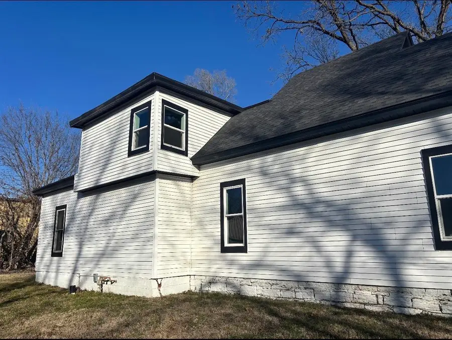 1424 E 1st Ave, Winfield, KS 67516-1808 - Image #3