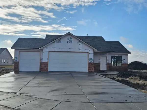 1611 Midway Ct., Valley Center, KS 67147