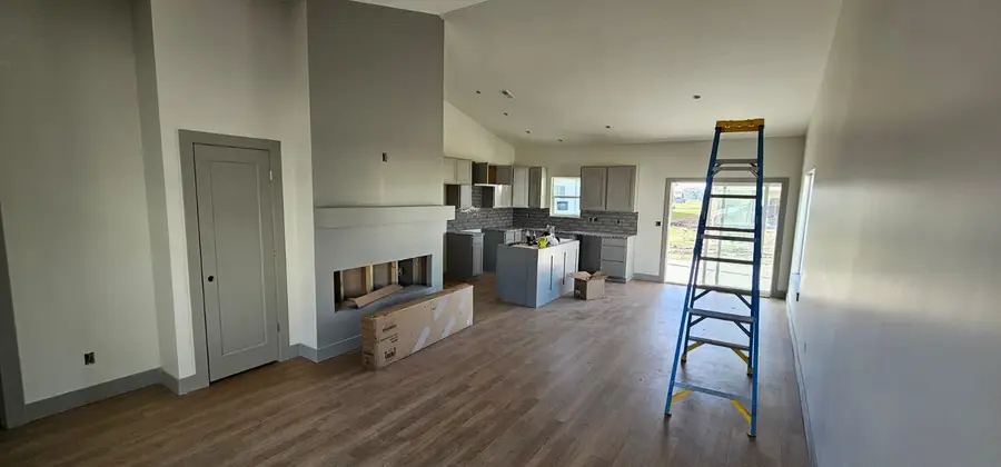 1611 Midway Ct., Valley Center, KS 67147 - #3