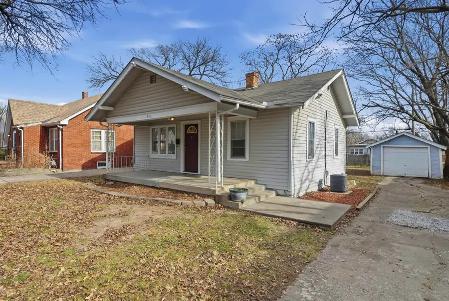 806 N Terrace Dr, Wichita, KS 67208 - Image #2