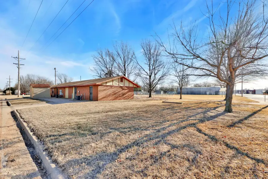 615 Central, Harper, KS 67058 - Image #3