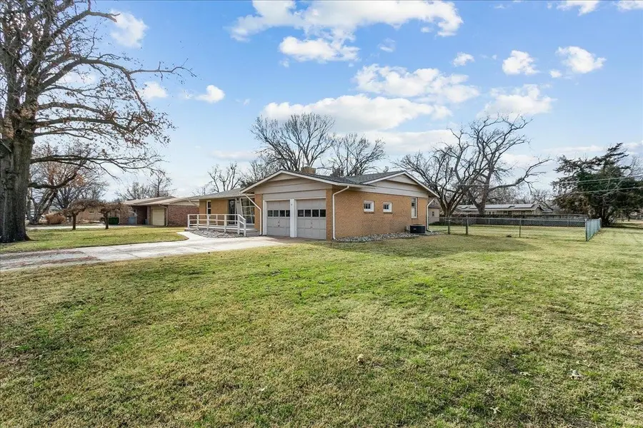 2875 N Sedgwick Ave, Wichita, KS 67204 - Image #2