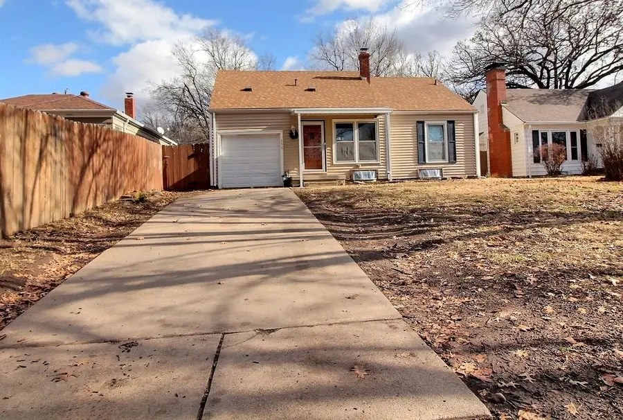 656 S Roosevelt St, Wichita, KS 67218 - Image #2