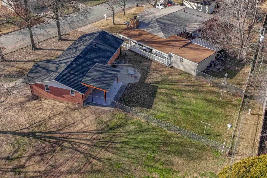 232 Greenway Rd, Arkansas City, KS 67005 - Image #2