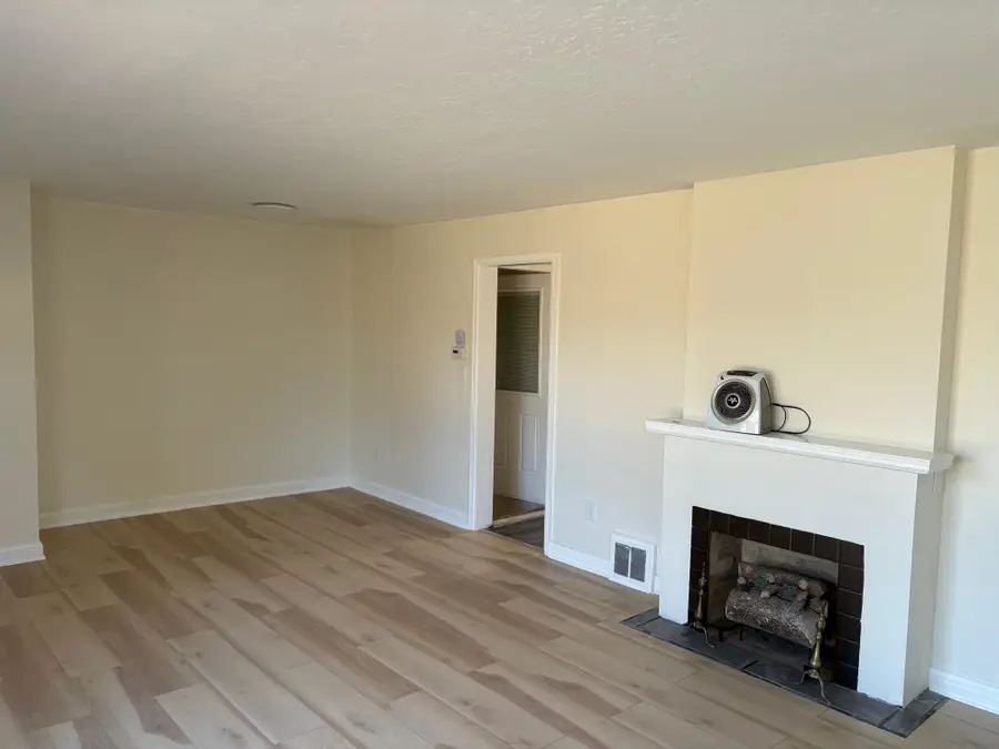 1863 S Chuatauqua, Wichita, KS 67211 - Image #2