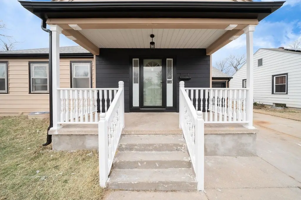 839 N Old Manor Rd, Wichita, KS 67208 - Image #1