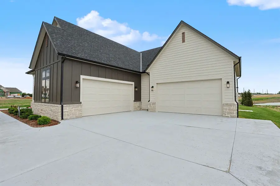 3314 N Bedford Ct, Wichita, KS 67226 - #3