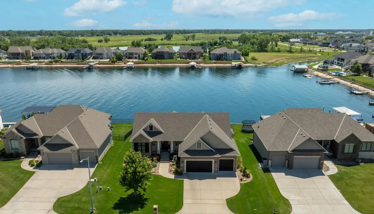 2522 N Paradise Ct, Wichita, KS 67205 - Image #1