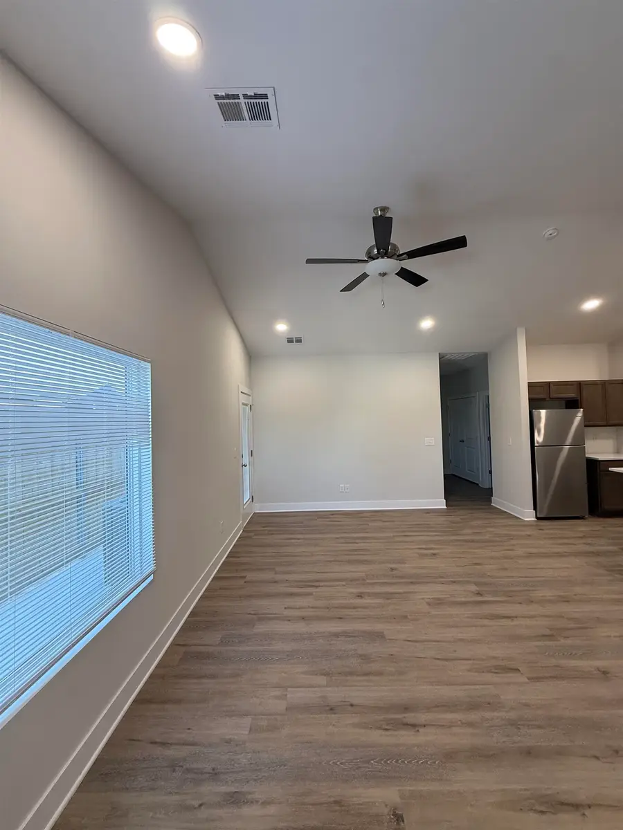 490 E Hayes St, Valley Center, KS 67147 - Image #3