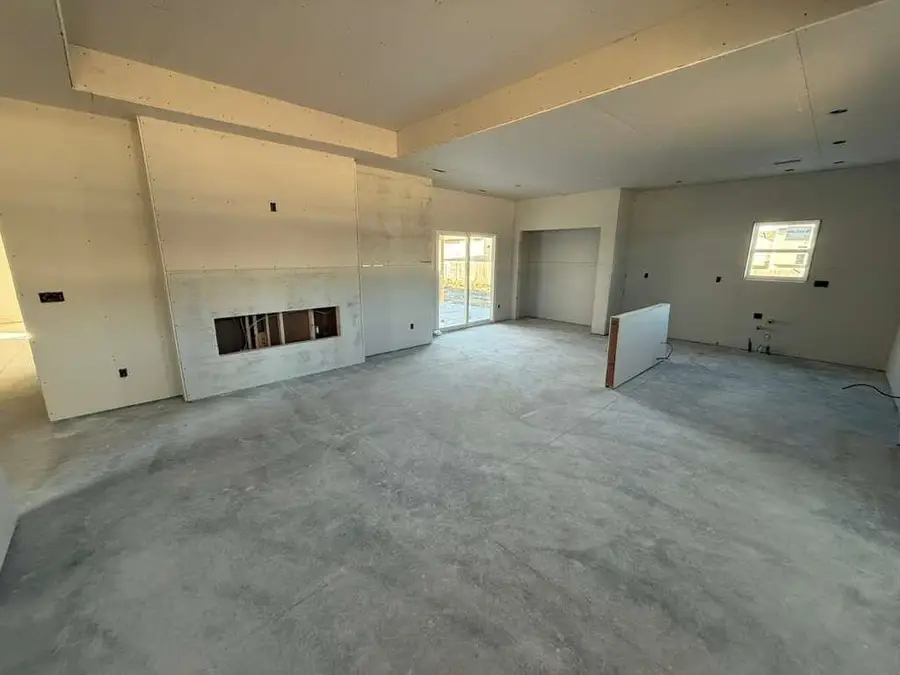 8998 E Forbes Cir., Bel Aire, KS 67226 - #2