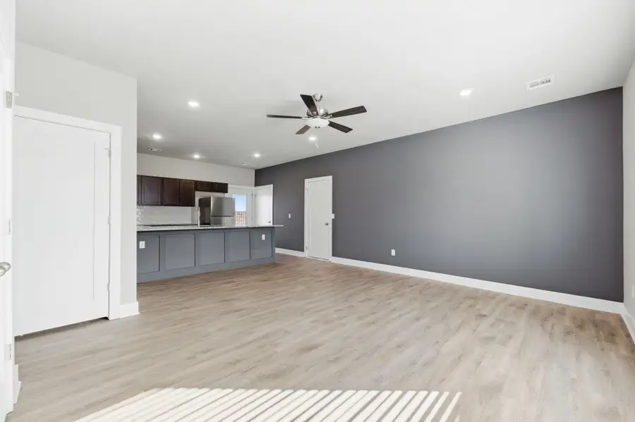 498 E Harper St, Valley Center, KS 67147-8948 - Image #3