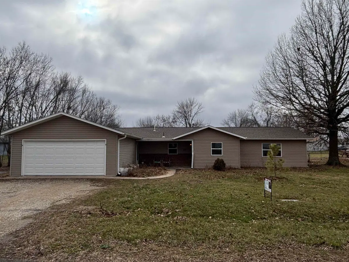 17 N Holiday Ln, Iola, KS 66749 - Image #1