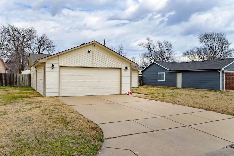 2618 W Dallas Ave, Wichita, KS 67217 - Image #2
