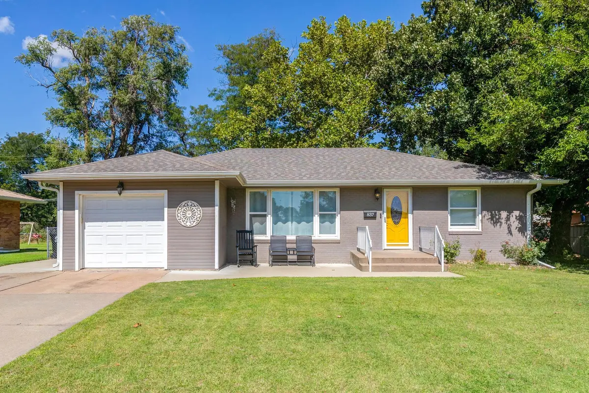 837 E Cloud St, Salina, KS 67401 - Image #1
