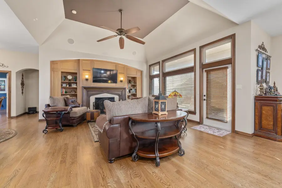 2505 N Loch Lomond Ct, Wichita, KS 67228 - Image #3