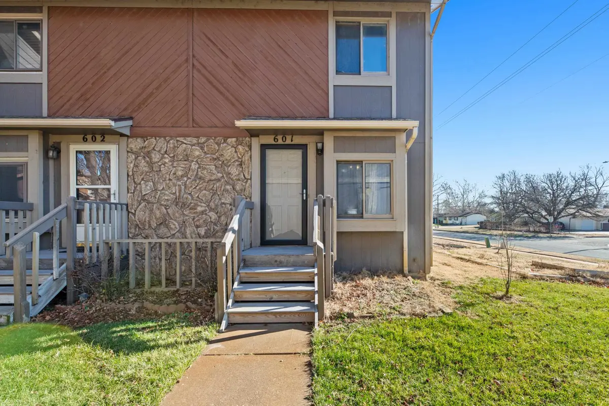 1530 N Smith Cir Unit 601, Wichita, KS 67212 - Image #1
