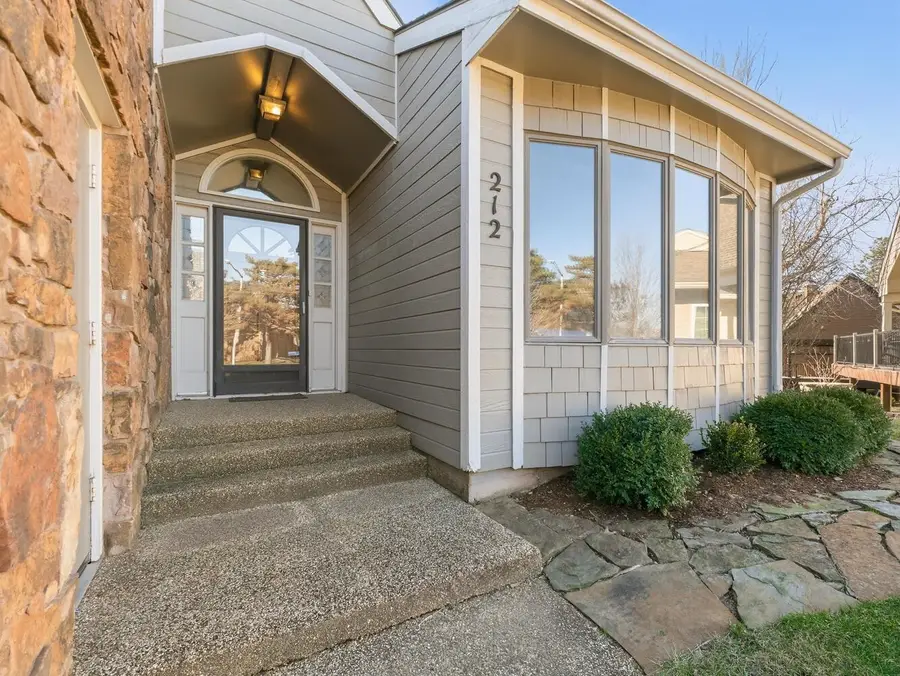 909 N Maize Rd, Wichita, KS 67212 - Image #2