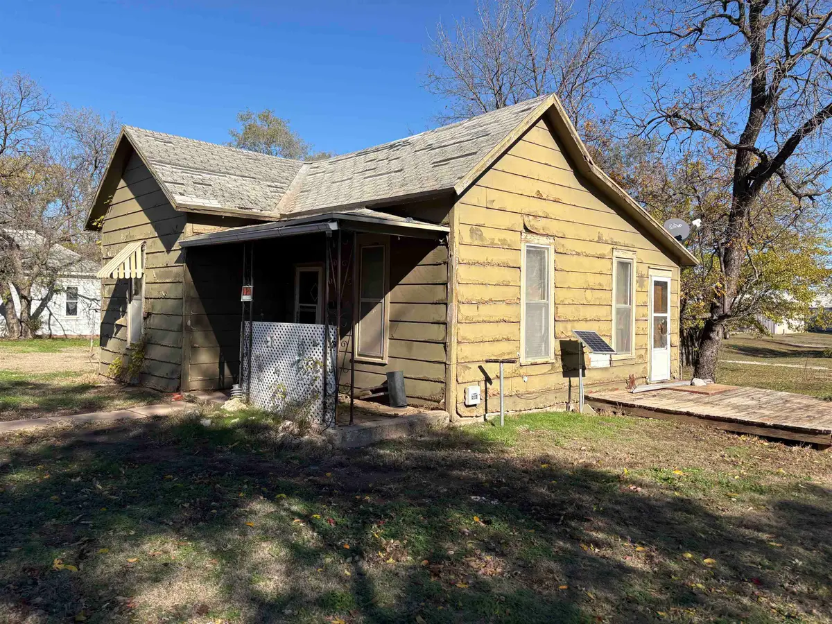 208 N Chisholm St, Caldwell, KS 67022 - #1