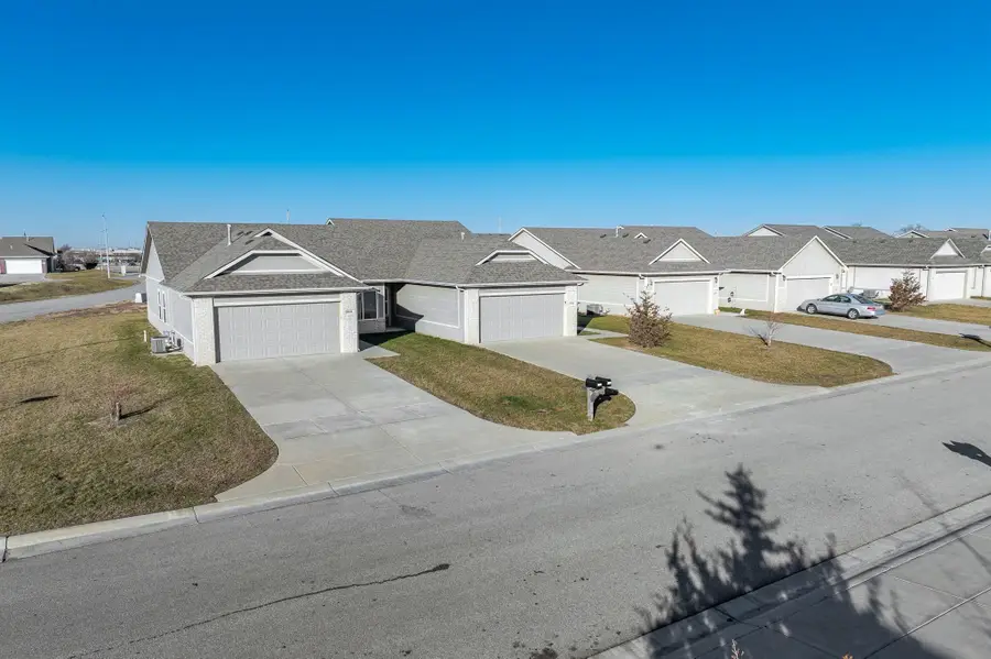 8104-8106 E 34th Ct S, Wichita, KS 67210 - Image #2