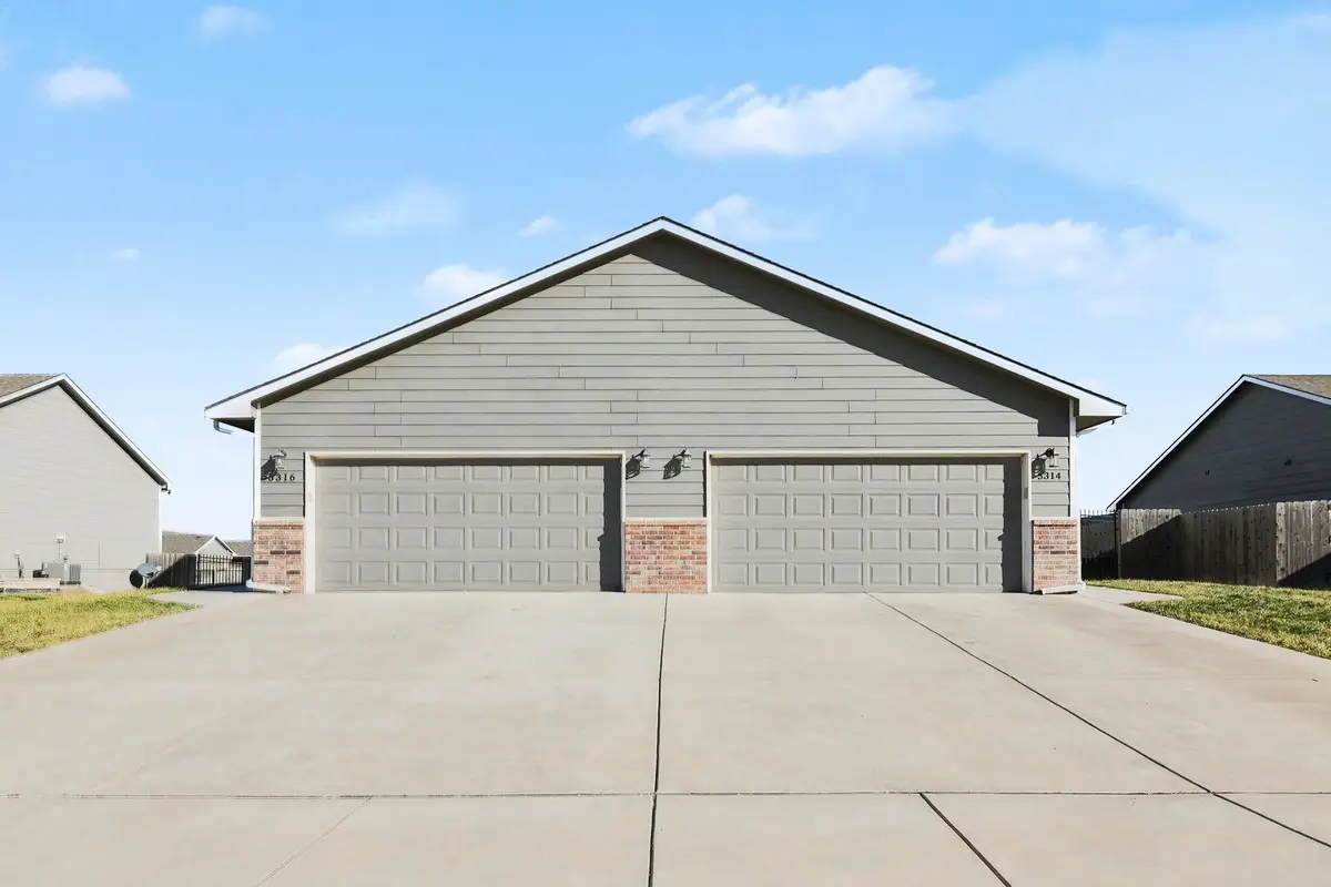 5314 N Cypress St, Bel Aire, KS 67226 - Image #1