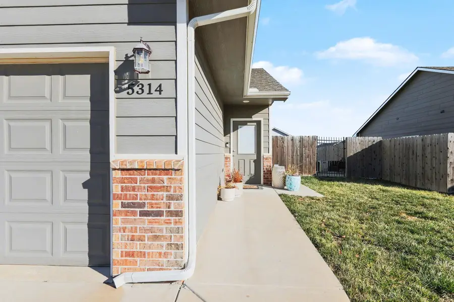 5314 N Cypress St, Bel Aire, KS 67226 - Image #3