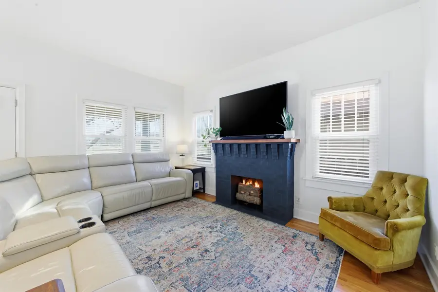 916 N Amidon Ave, Wichita, KS 67203 - Image #2