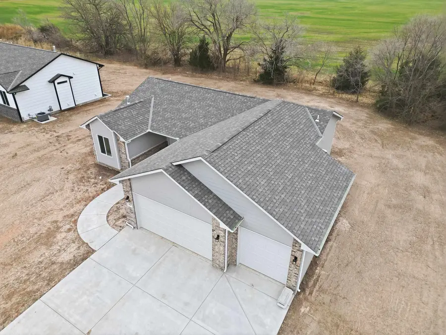 909 W 17th, Harper, KS 67058 - Image #3
