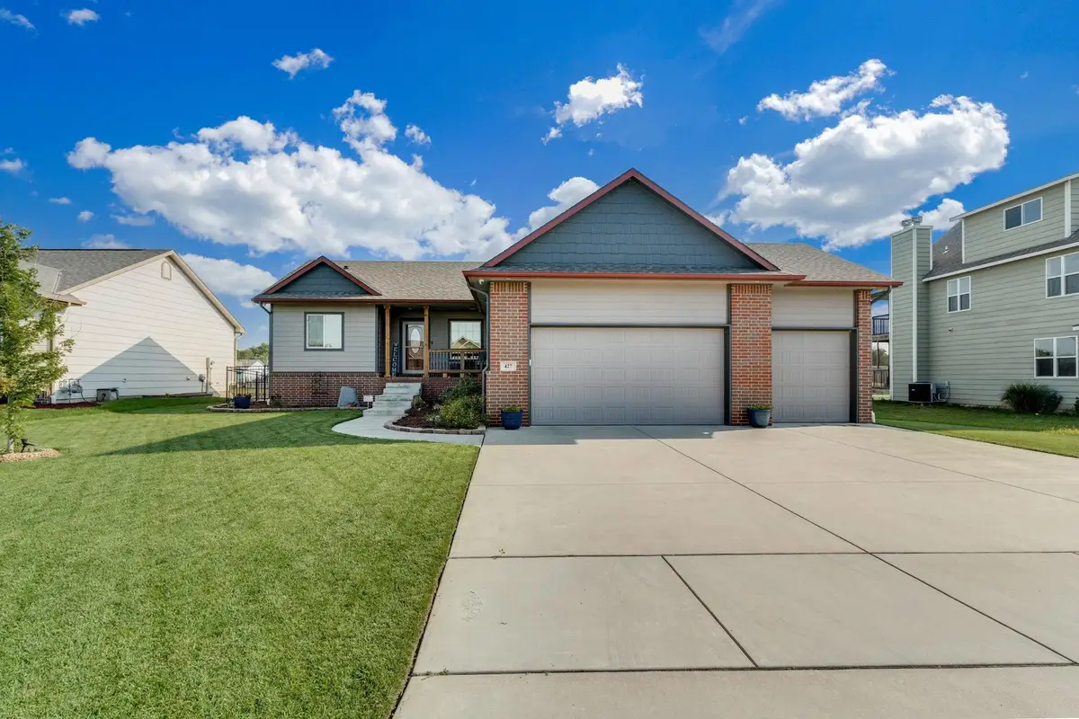 427 E Kay Ave, Haysville, KS 67060 - Image #1