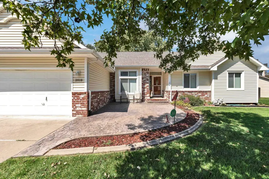 2019 S Hedgecliff, Wichita, KS 67207 - Image #2