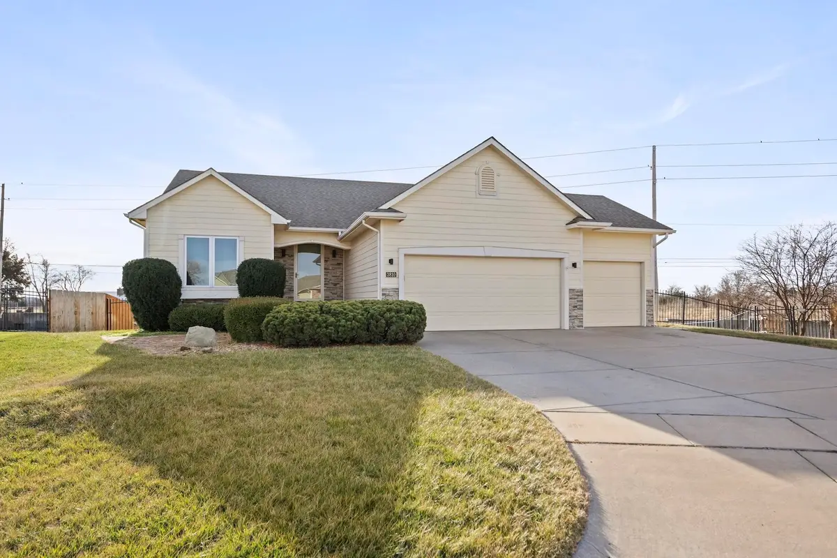 3810 N Rutgers Ct, Maize, KS 67101-3716 - Image #1