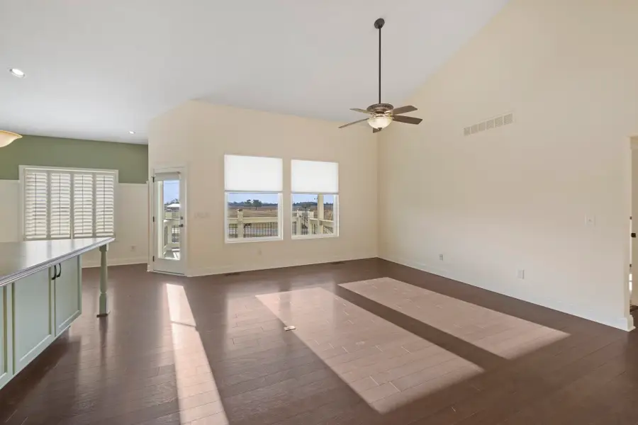 3810 N Rutgers Ct, Maize, KS 67101-3716 - Image #2