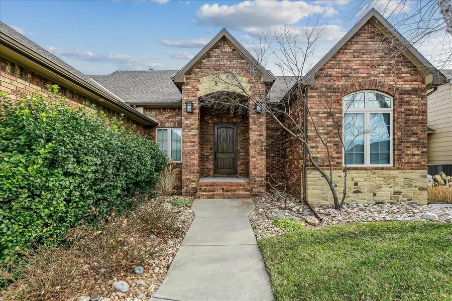 526 N Woodridge St, Wichita, KS 67206 - Image #2