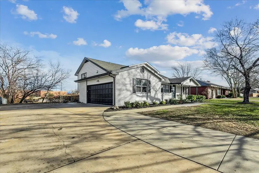 7802 E Pagent Ln, Wichita, KS 67206 - Image #2