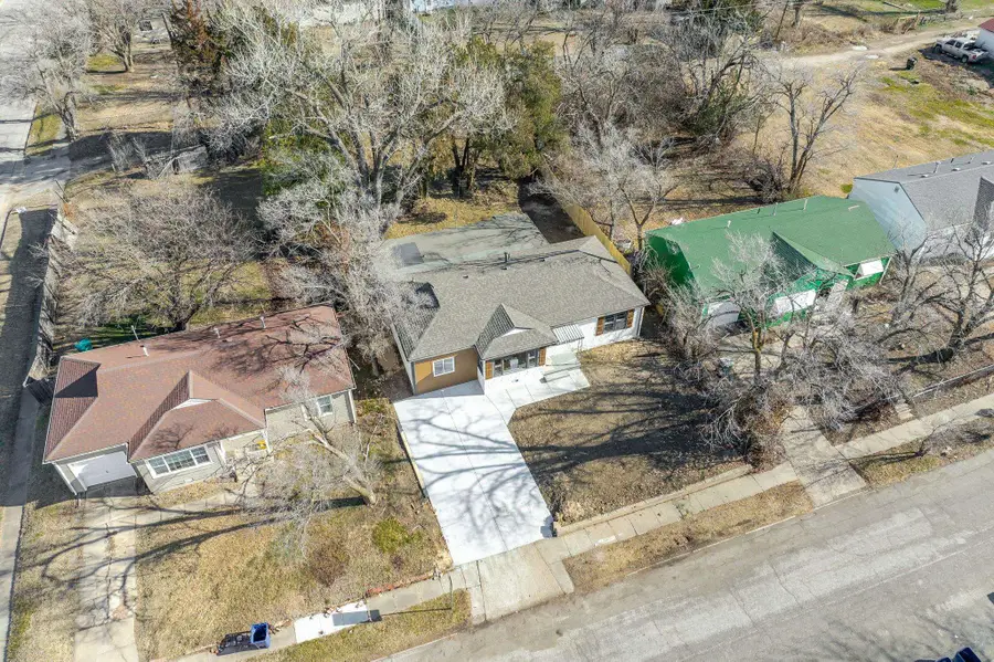 2752 N Gentry Ave, Wichita, KS 67220 - Image #2