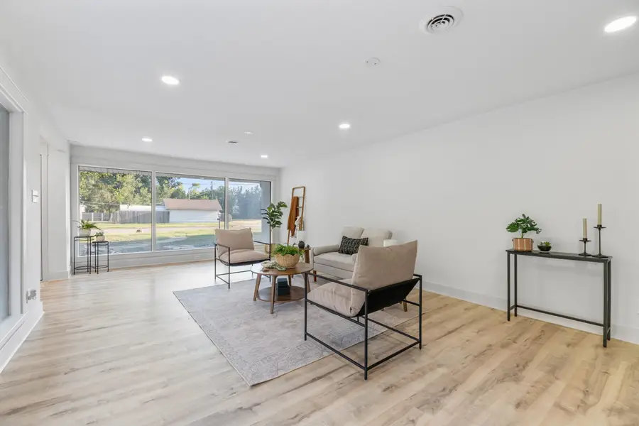 310 W 5th, Valley Center, KS 67147 - Image #2