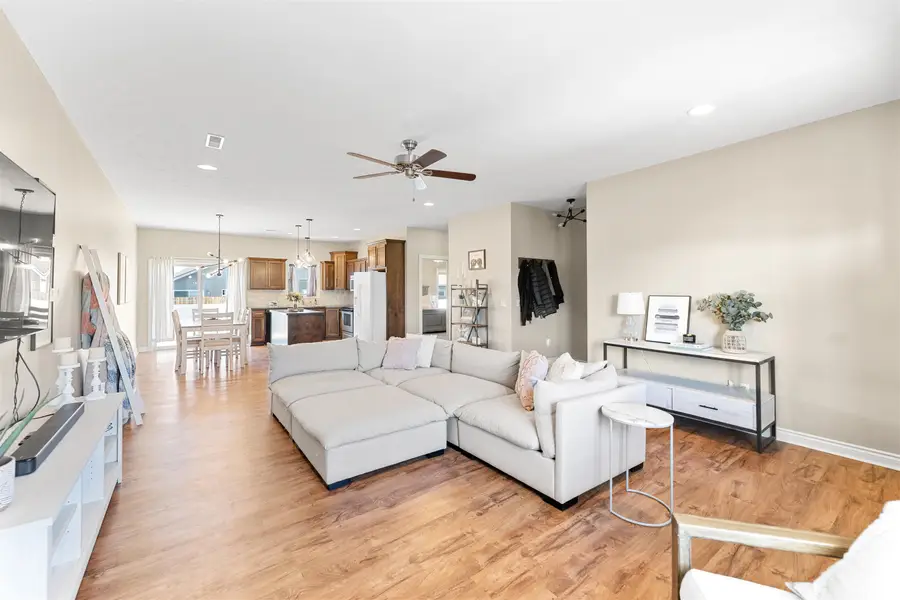 632 Prairie Ln, Salina, KS 67401 - Image #2