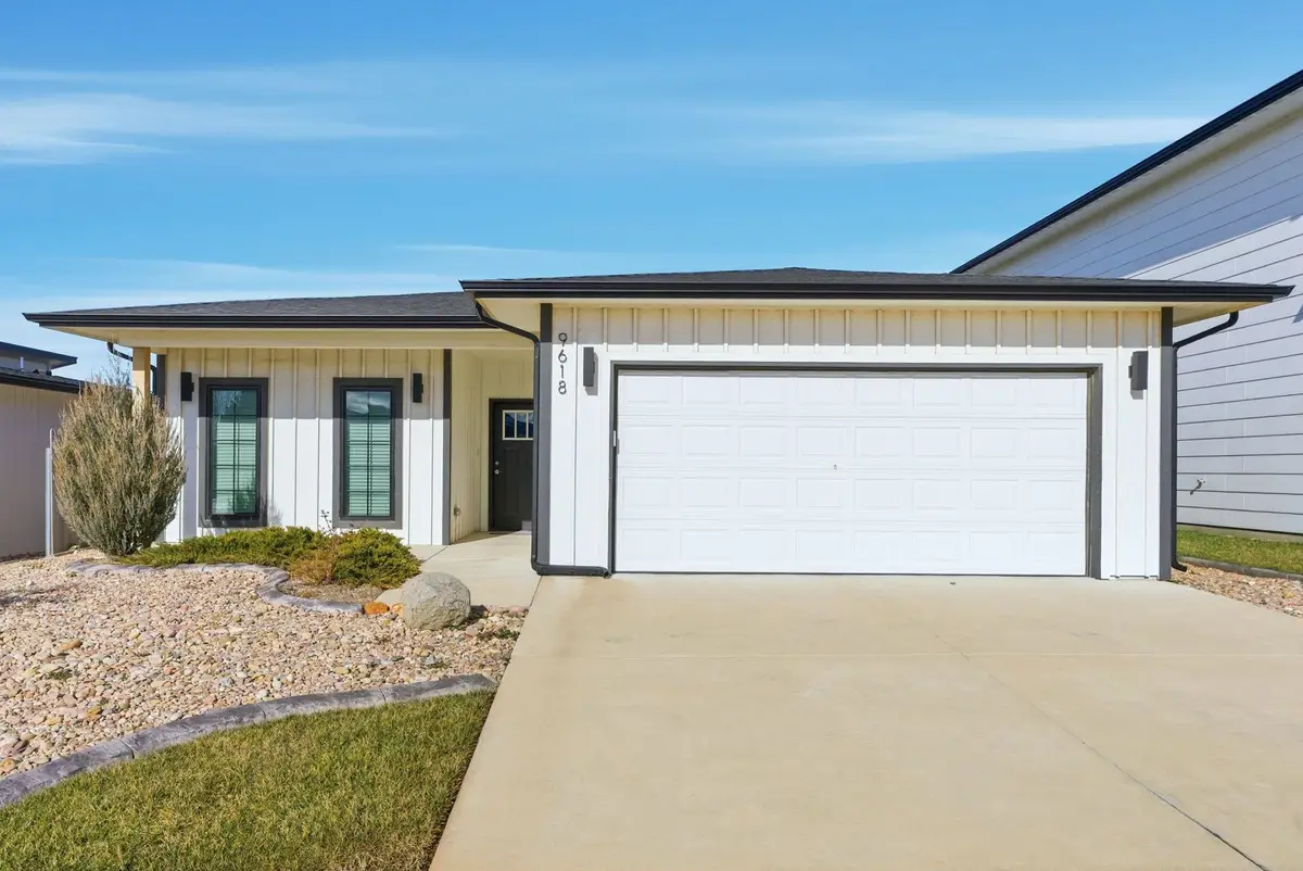 9618 E Annabelle St, Wichita, KS 67207 - Image #1