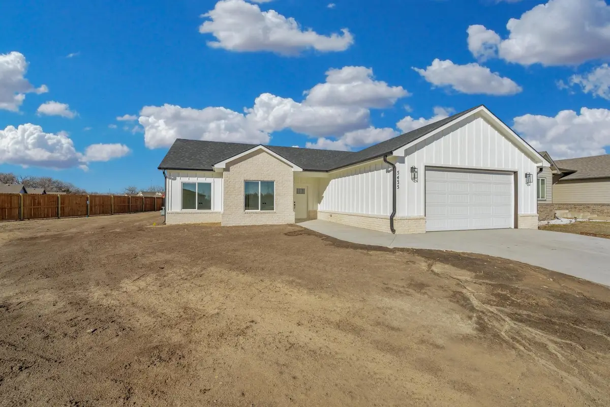 5435 S Victoria St, Wichita, KS 67216 - Image #1