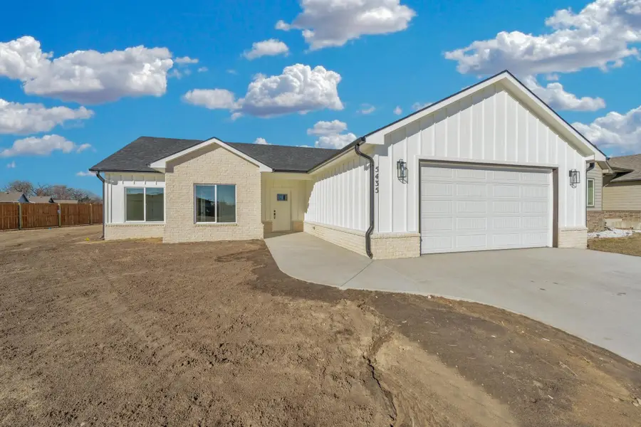 5435 S Victoria St, Wichita, KS 67216 - Image #2