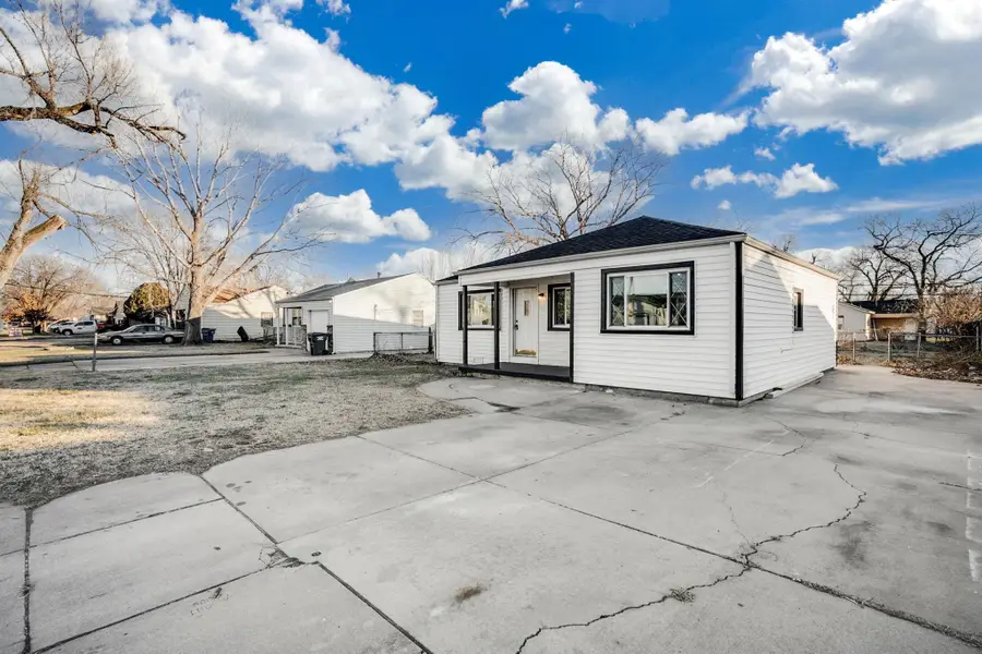 2421 W Jewell St, Wichita, KS 67213 - Image #2