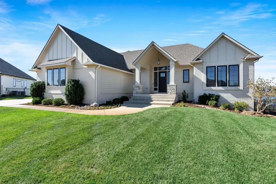 2415 N Paradise Cir, Wichita, KS 67205 - Image #2