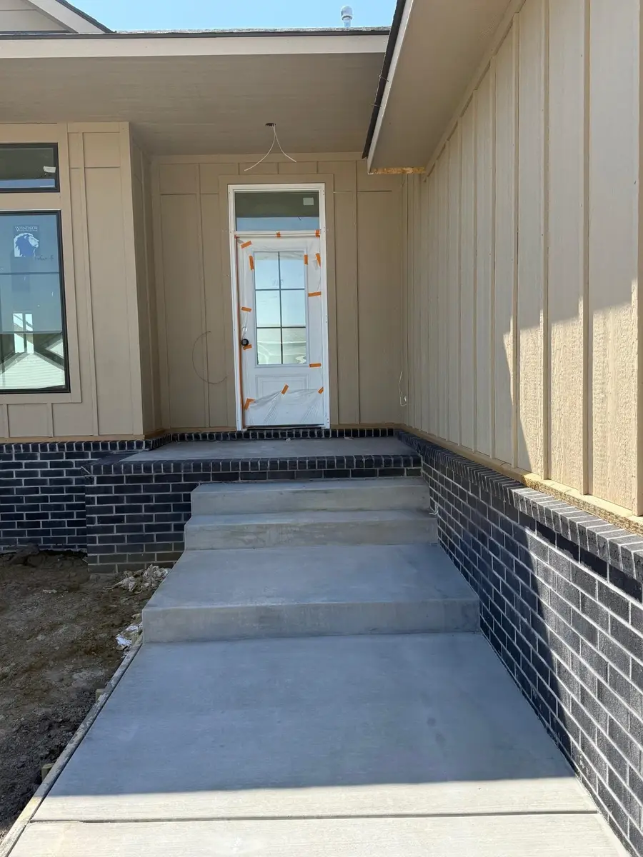 3212 N Bedford Ct, Wichita, KS 67226 - #2