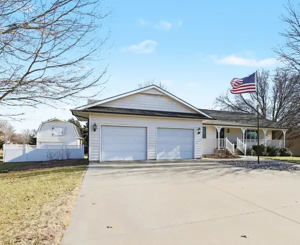 131 Blake Ave, Moundridge, KS 67107