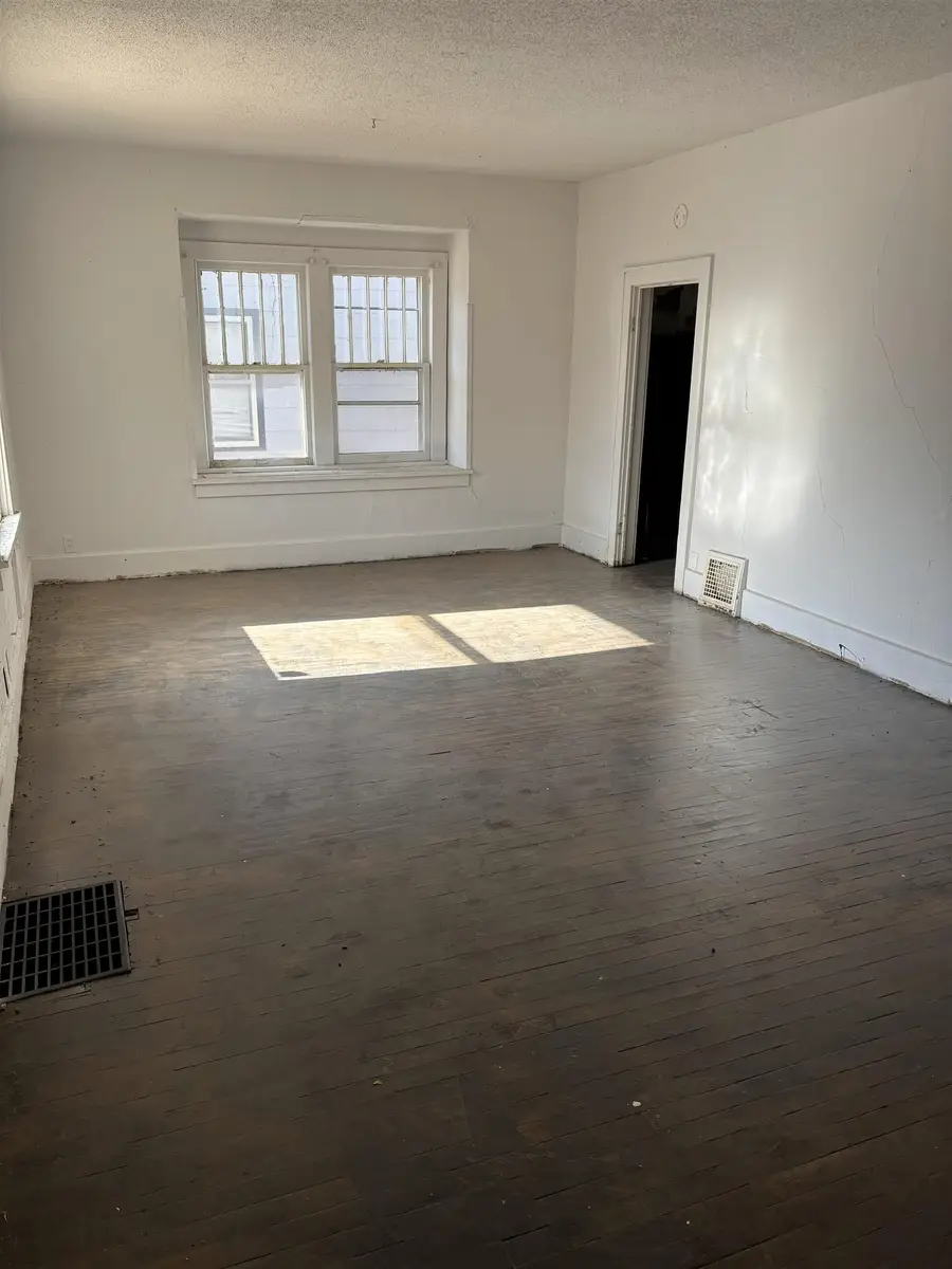 519 E Harvey Ave, Wellington, KS 67152 - Image #3