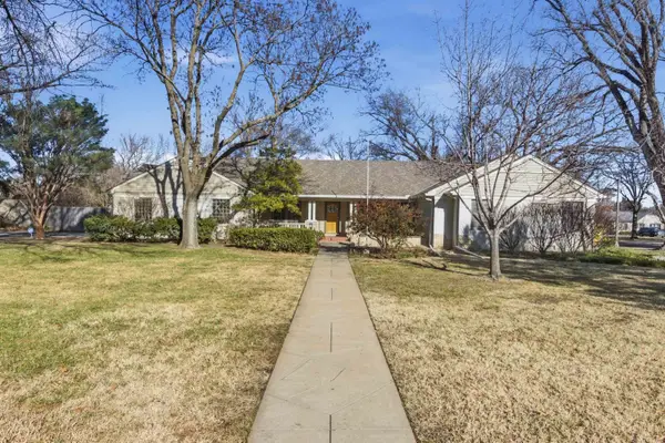 14 E English Ave, Eastborough, KS 67207