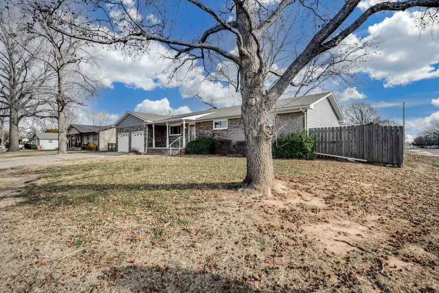360 S 1st Ave, Clearwater, KS 67026 - Image #2