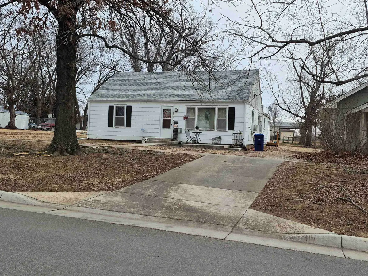 1308 N Main St, Eureka, KS 67045 - Image #1