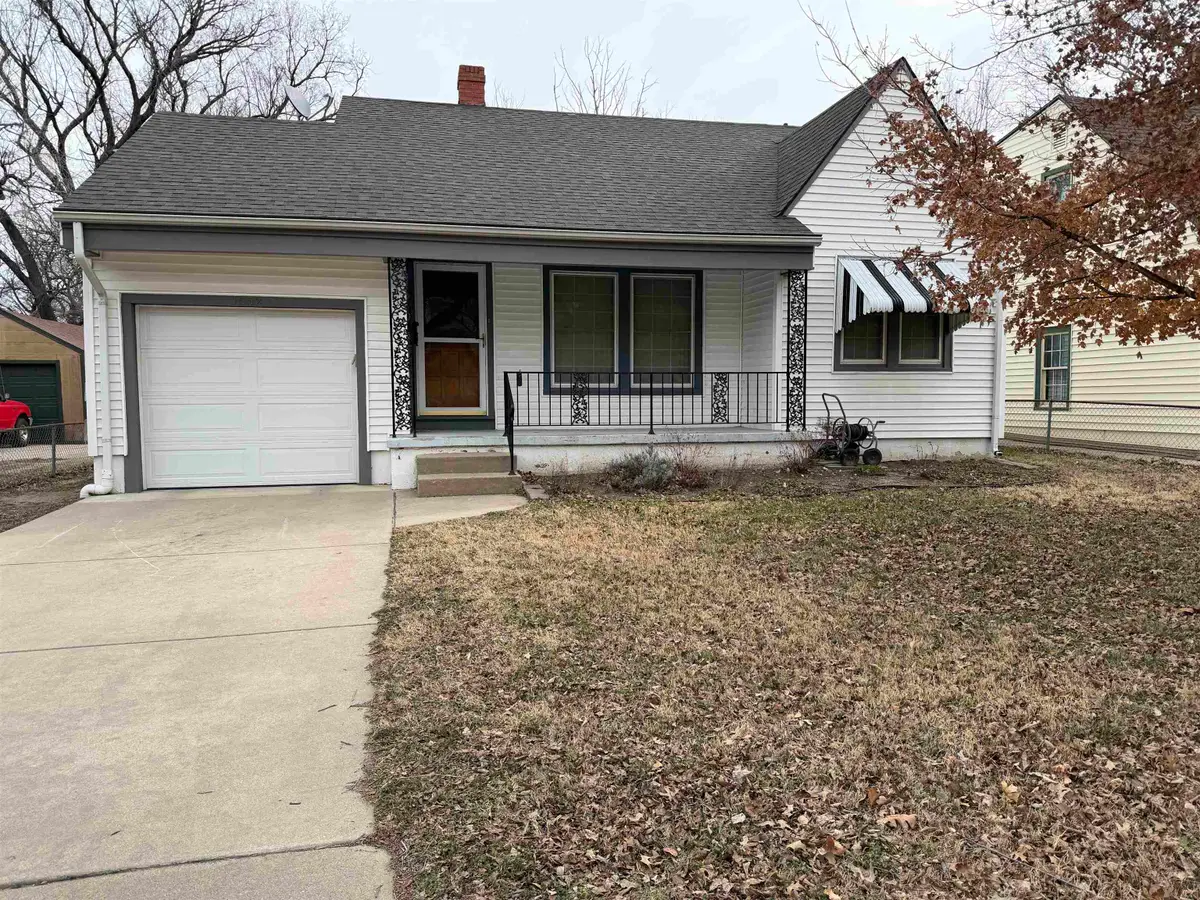 1552 N Woodrow Ct, Wichita, KS 67203 - Image #1