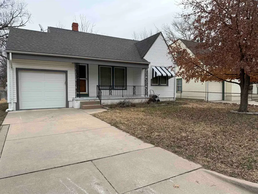 1552 N Woodrow Ct, Wichita, KS 67203 - Image #2