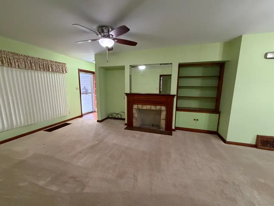 1552 N Woodrow Ct, Wichita, KS 67203 - Image #3